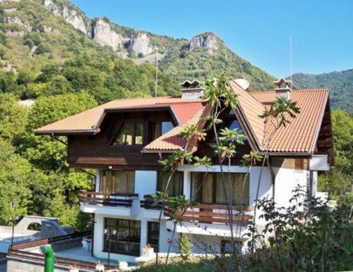 Villa Cherven Teteven Esterno foto